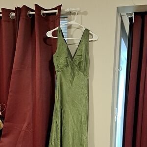 Peppermayo sleeveless V neck green dress- EUC- size 2